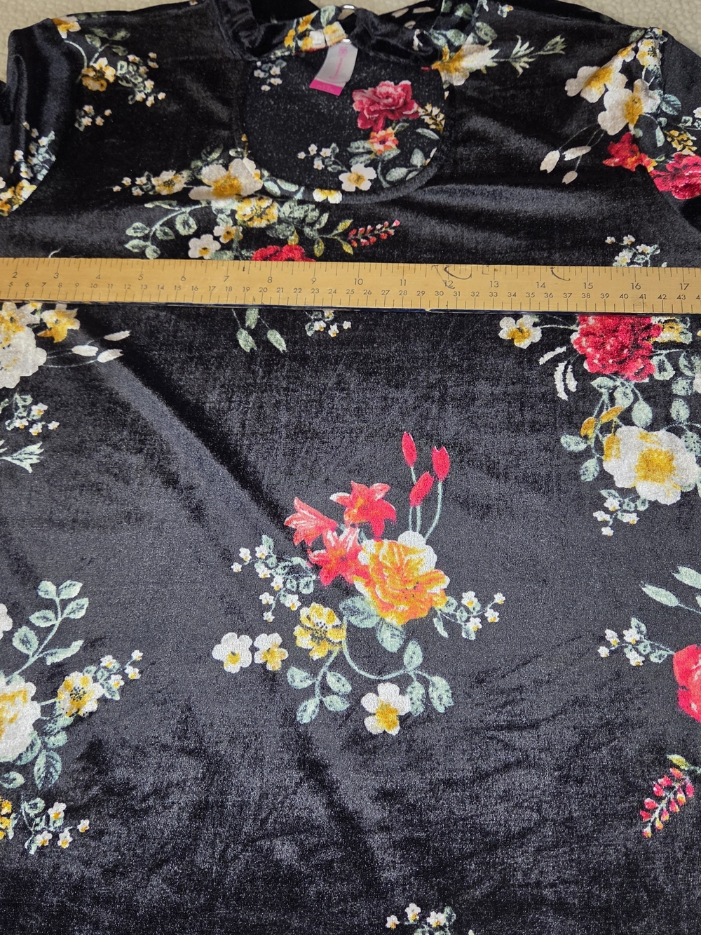 Women’s Black Floral Velvet Cutout Long-Sleeve Top By No Boundaries Size Large - Picture 5 of 9